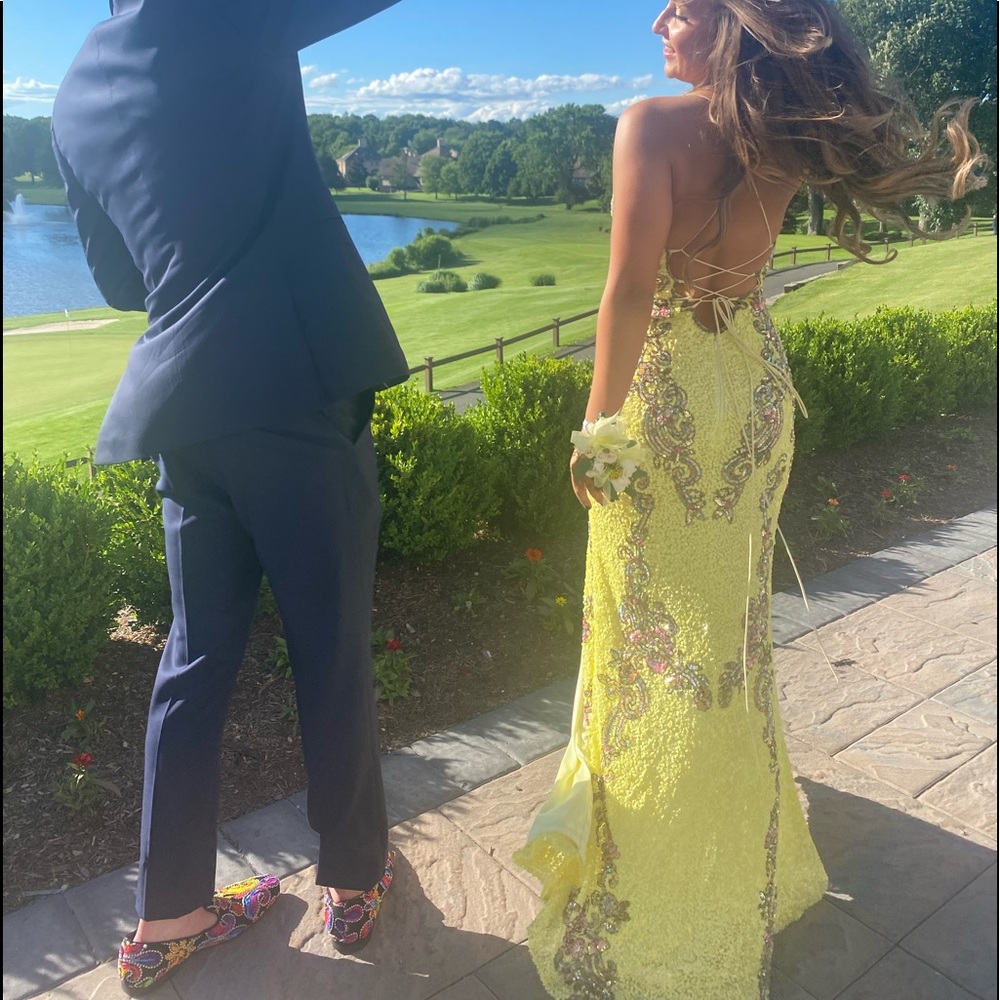 Prom dress - Picture 2 of 4
